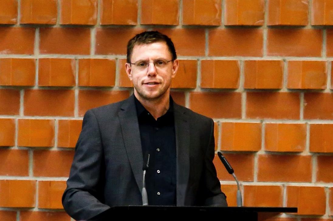 Professor Dr. Nils Baratella